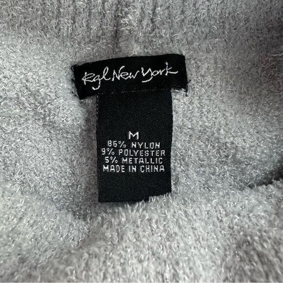 RGL New York Women's M Cowl Neck Fitted Sweater Light Gray Metallic Fuzzy Modern - Picture 4 of 7
